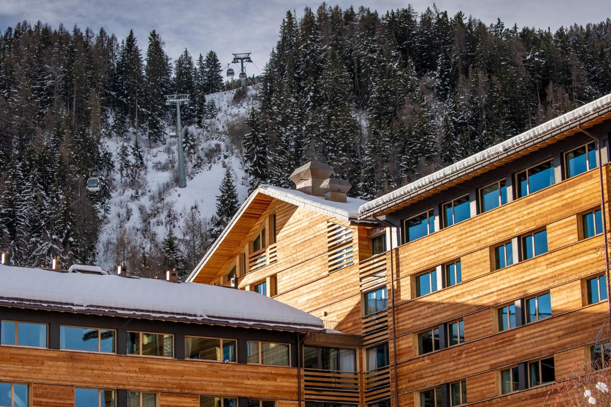 Swisspeak Resorts Vercorin Esterno foto